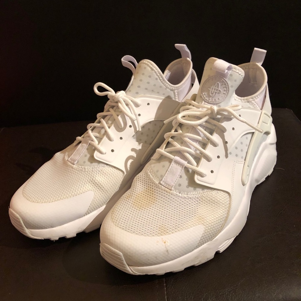White Nike Huaraches Size US men’s 12’s